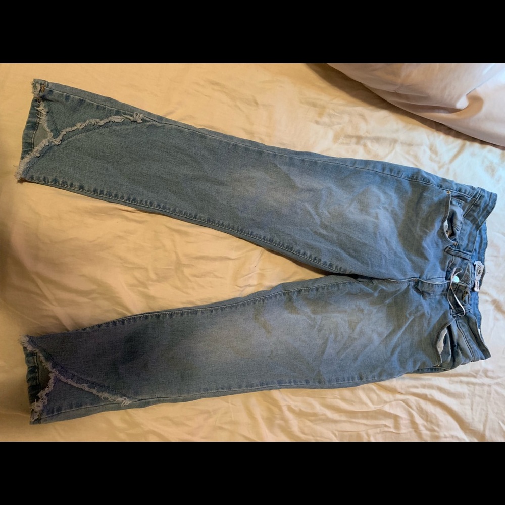 Blue Fringe MidRise Ankle Jeans 💙